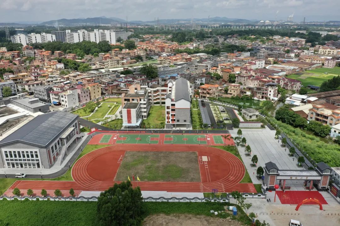 千年松塘，翰林书乡；巍巍学府，德渥群芳。翰林小学